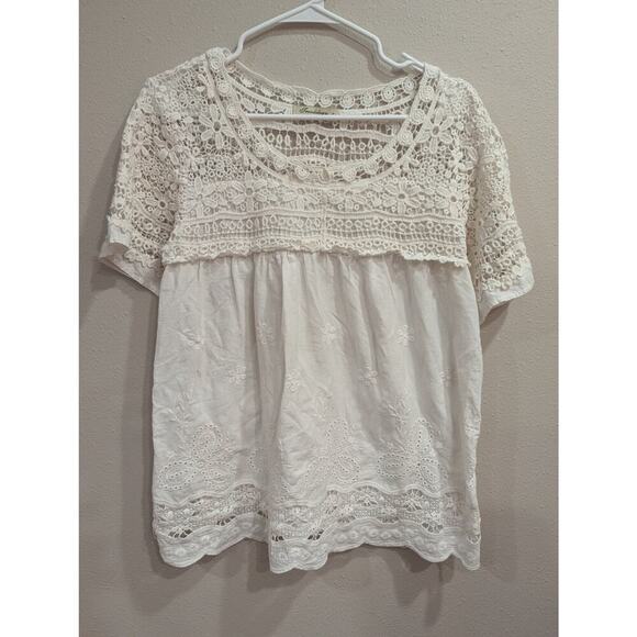 Romantic lacy white shirt w/eyelet detail and scalloped hem by Trendology, Large - Picture 1 of 8